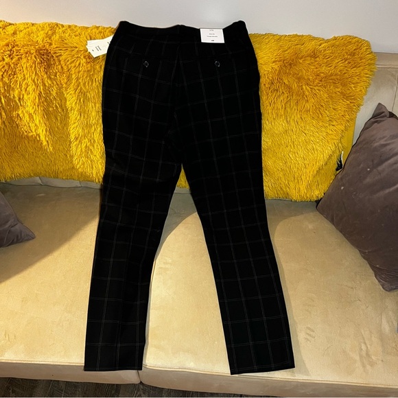 H&M Black Dress Pants with Slim Fit and Smooth Fabric - Picture 4 of 5